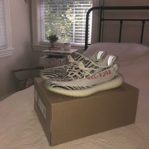 YEEZY 350 V2 ZEBRA